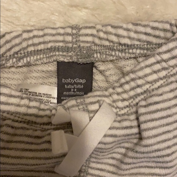 Baby gap sweats - Picture 2 of 3